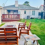 Los Angeles Home Located In Beautiful Pasadena